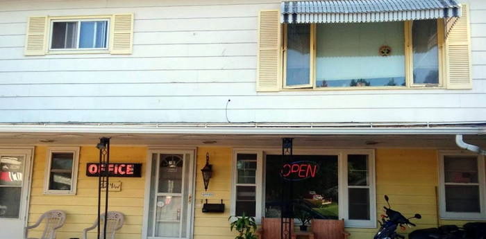 Quinn Motel (Armata Motel) - Web Listing For Quinn Motel (newer photo)